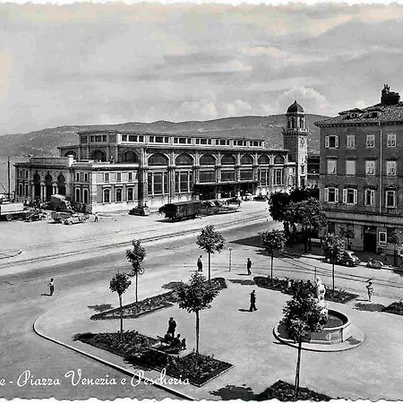 Le Rive Del Revoltella Apartmán