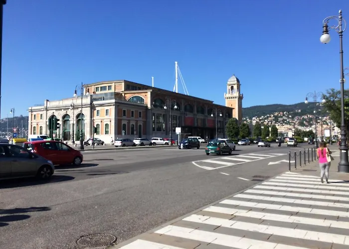 Le Rive Del Revoltella Apartment